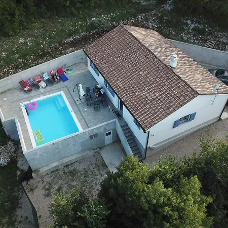 Holiday House Fanuko Gabonjin