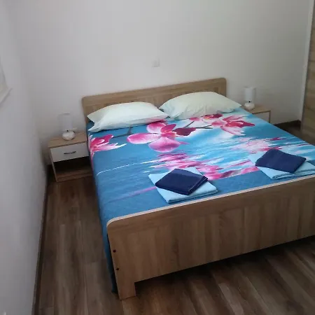 Holiday House Fanuko